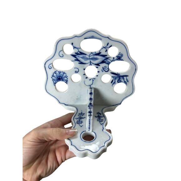 Vtg Meissen style Blue Onion Wall Utensil Holder - 10 slots- cottagecore - Picture 12 of 12